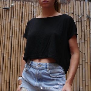 Black super soft loose cropped t shirt boutique